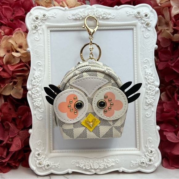 Mini Owl Gray & White Backpack Coin Purse Keychain Charm - Picture 1 of 13